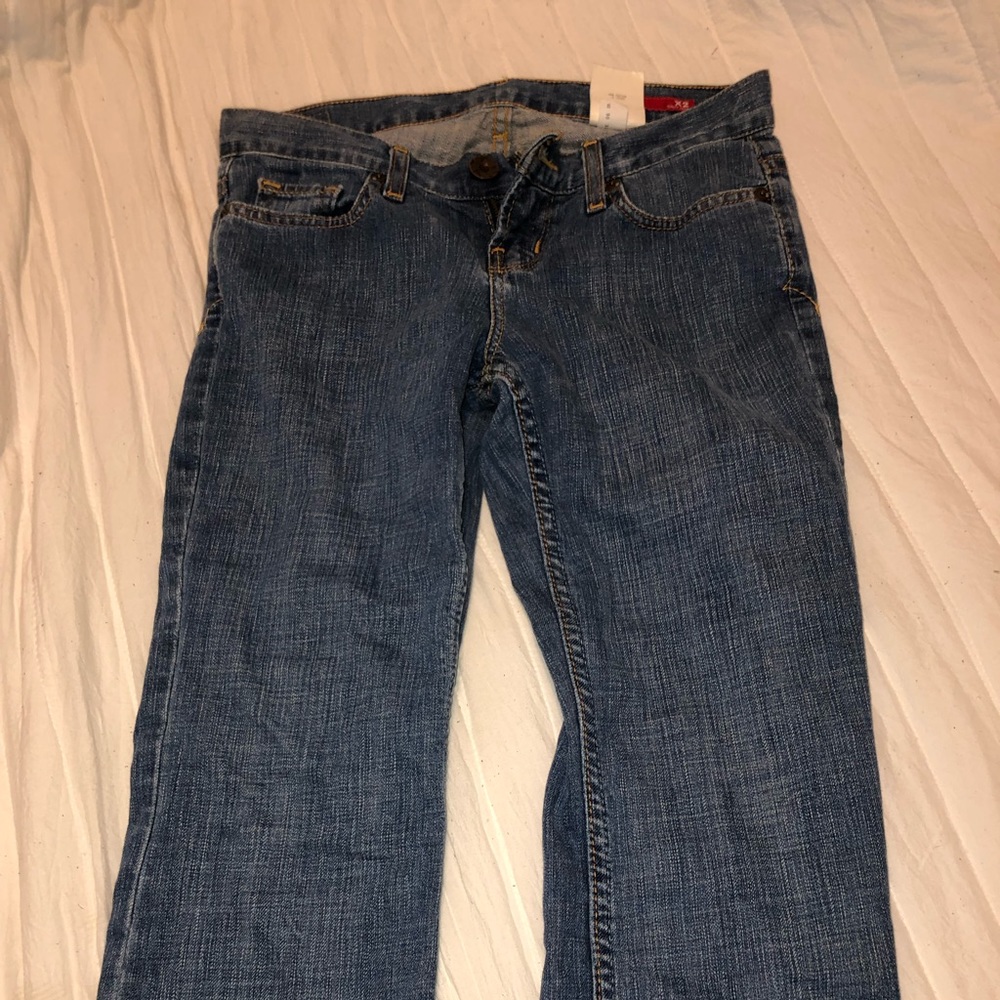 Low rise, boot cut women’s jeans - Picture 2 of 3